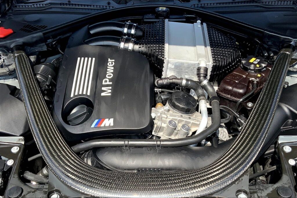 2018 bmw m3 cs s55 engine bay